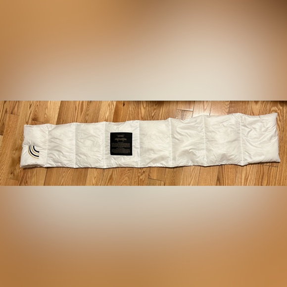 KANUK Insulated Down Scarf - Picture 6 of 6